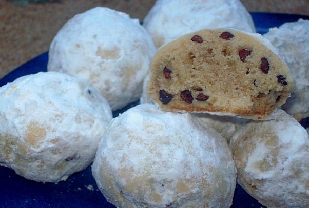 Bubbie's Russian Tea Cookies with Cacoa Nibs