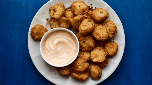 Fried Pickles with Dip.png