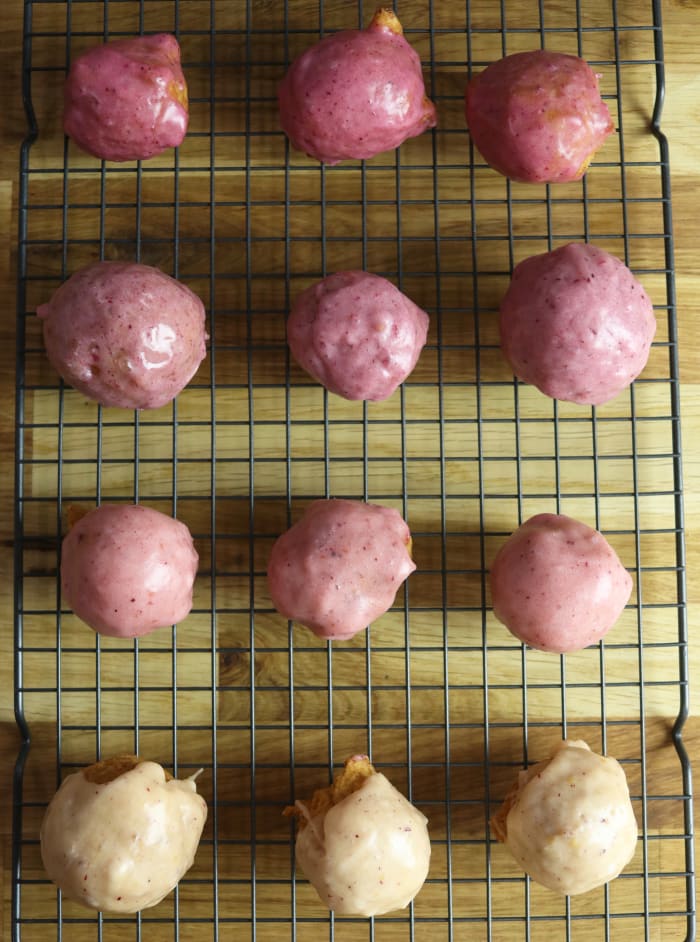GLUTEN-FREE DOUGHNUTS WITH FROOZER GLAZE