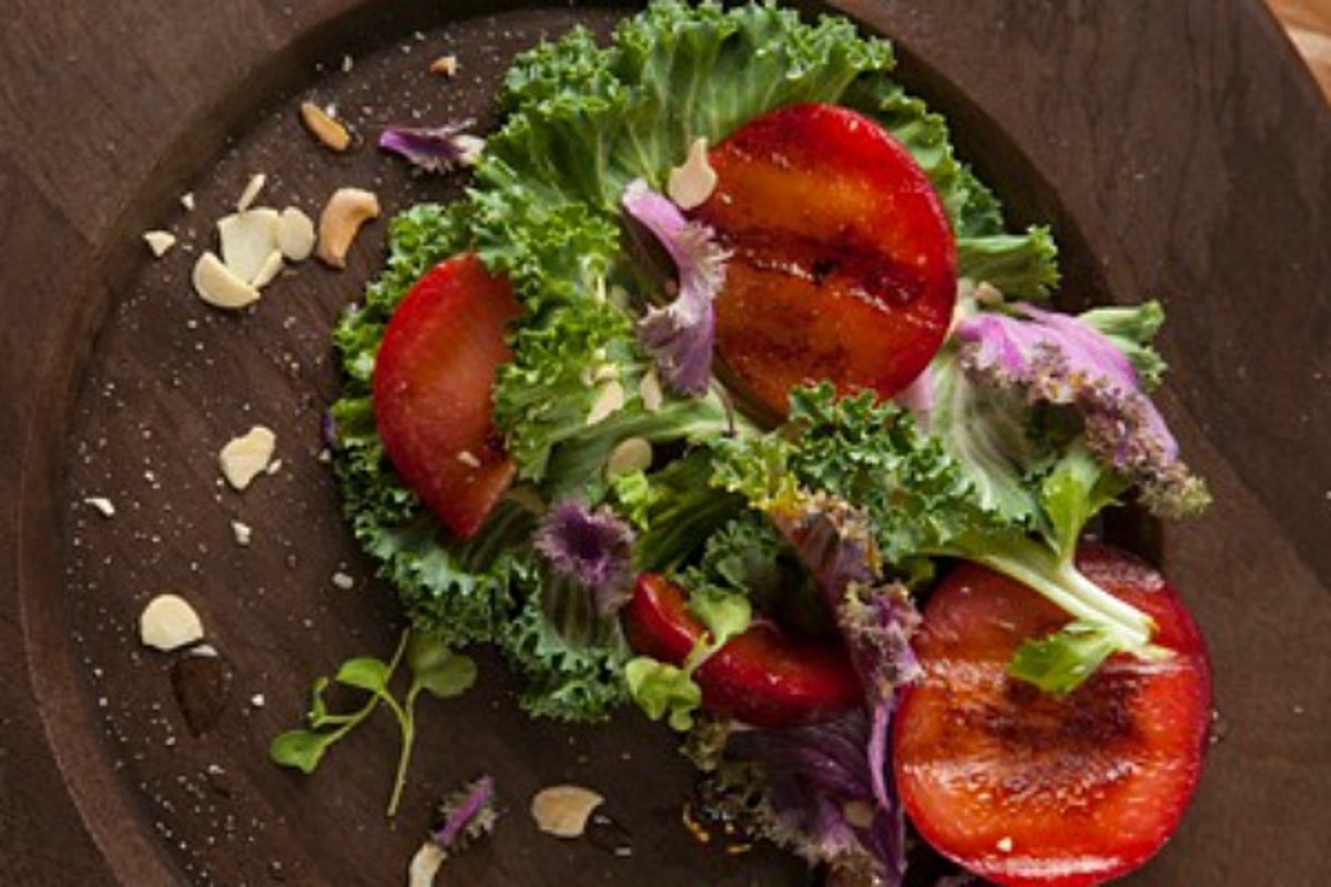 Grilled-Plums-with-Kale-Salad
