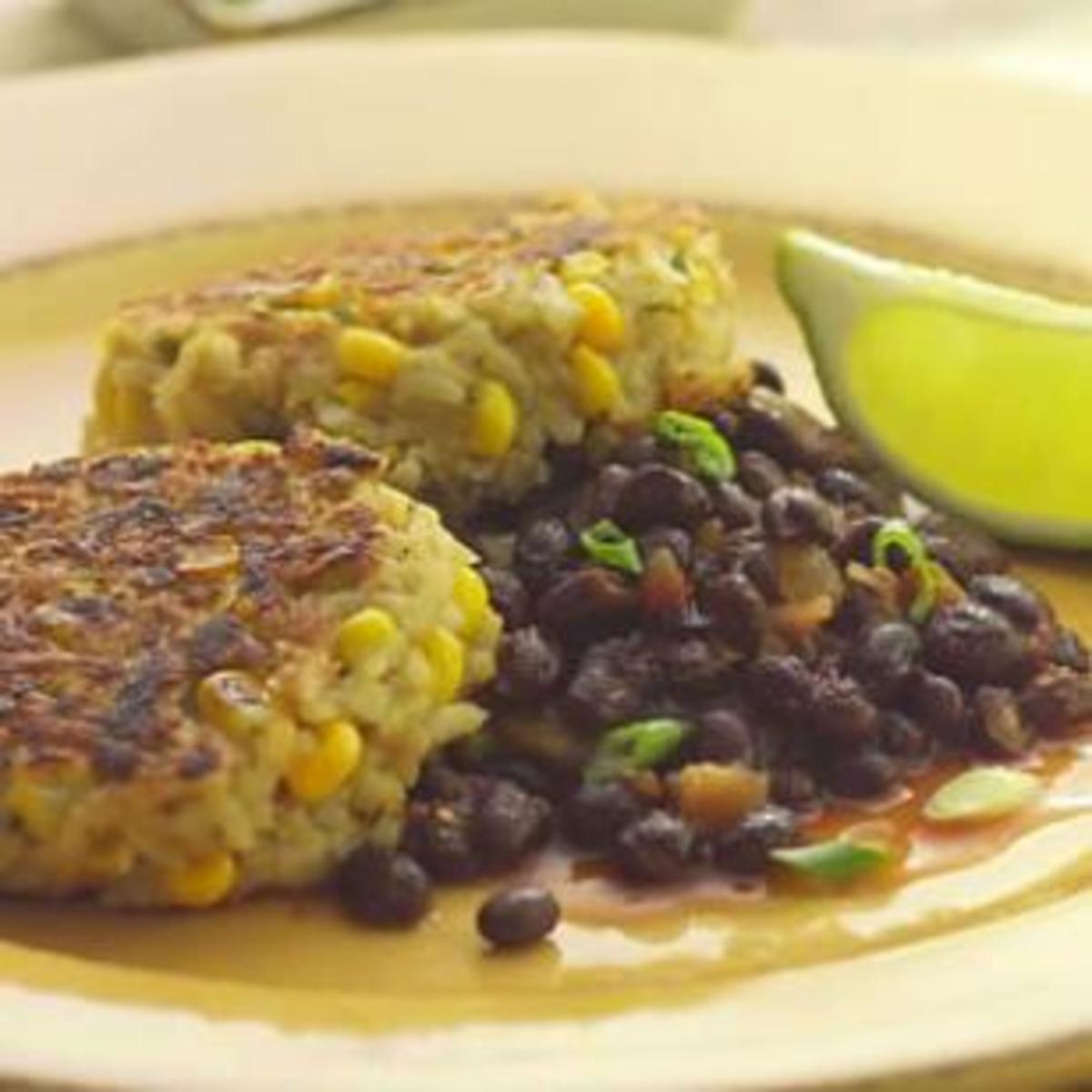 rice and corn cakes with spicy black beans