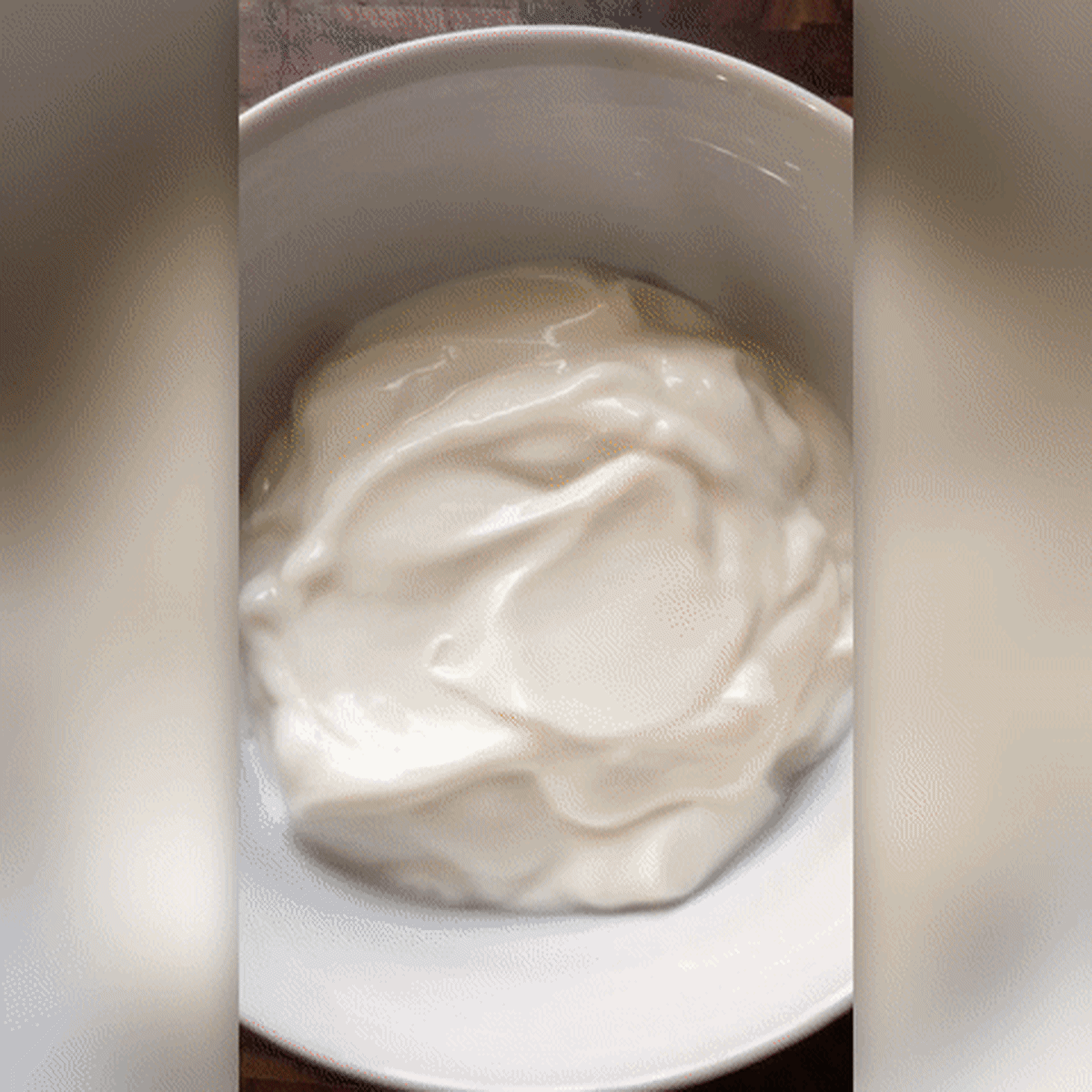 2019-06-24-what-i-eat-yogurt-bowl