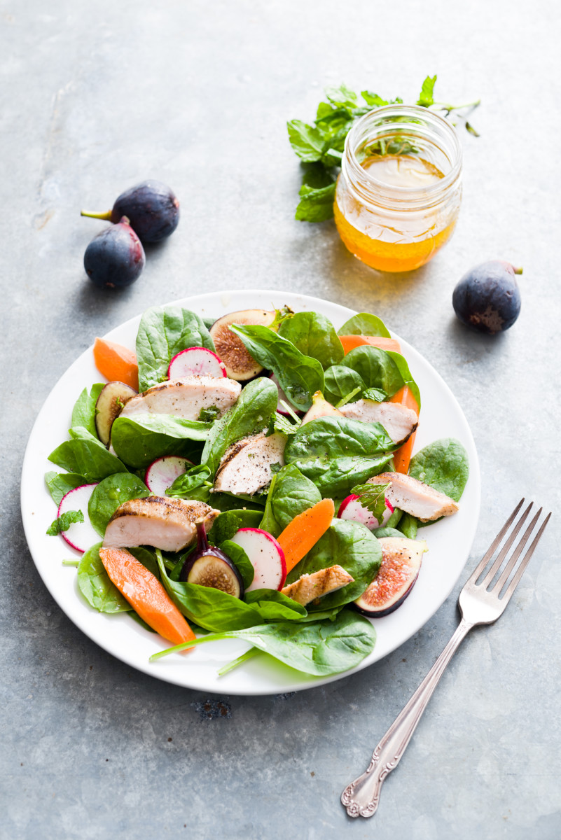 Fig, Carrot and Spinach Salad with Grilled Chicken