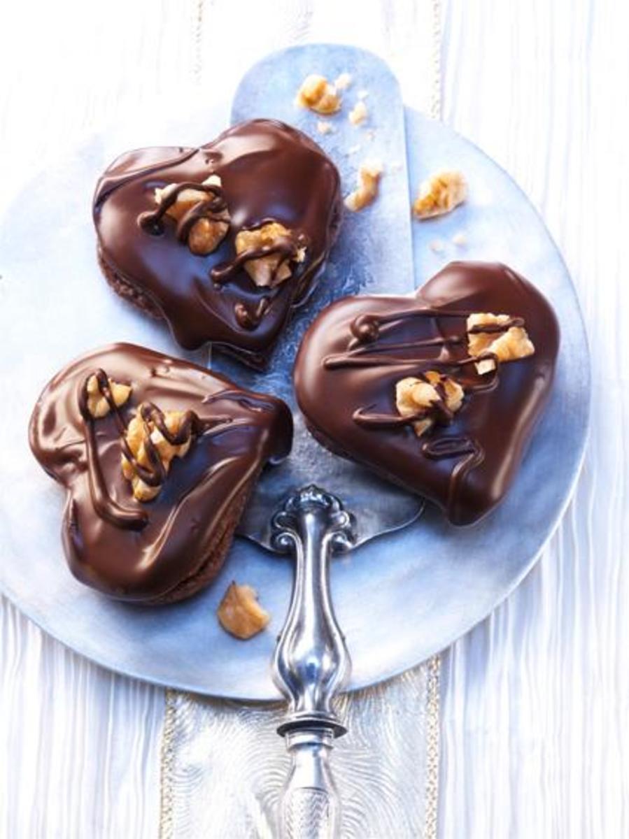 Walnut Cookie Hearts Filled with Fig Jam