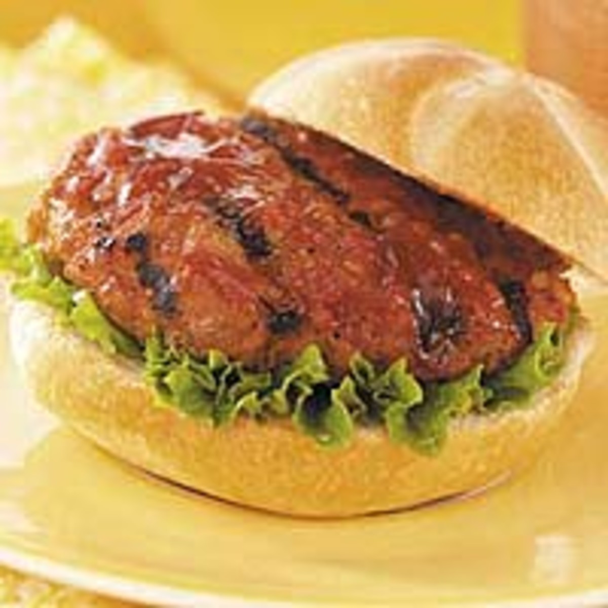 Grilled Turkey Burgers with Pepper Sauce