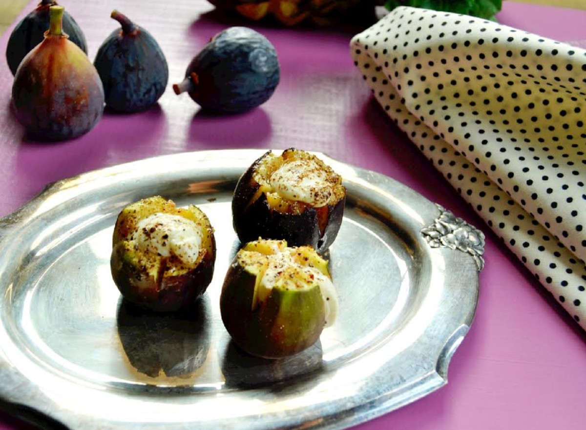 Figs Stuffed with Goat Cheese and Honey