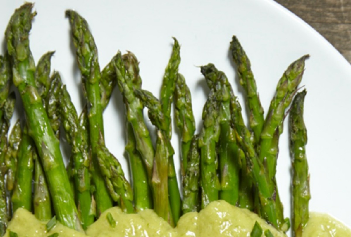 Roasted Asparagus with Green Onion Dressing