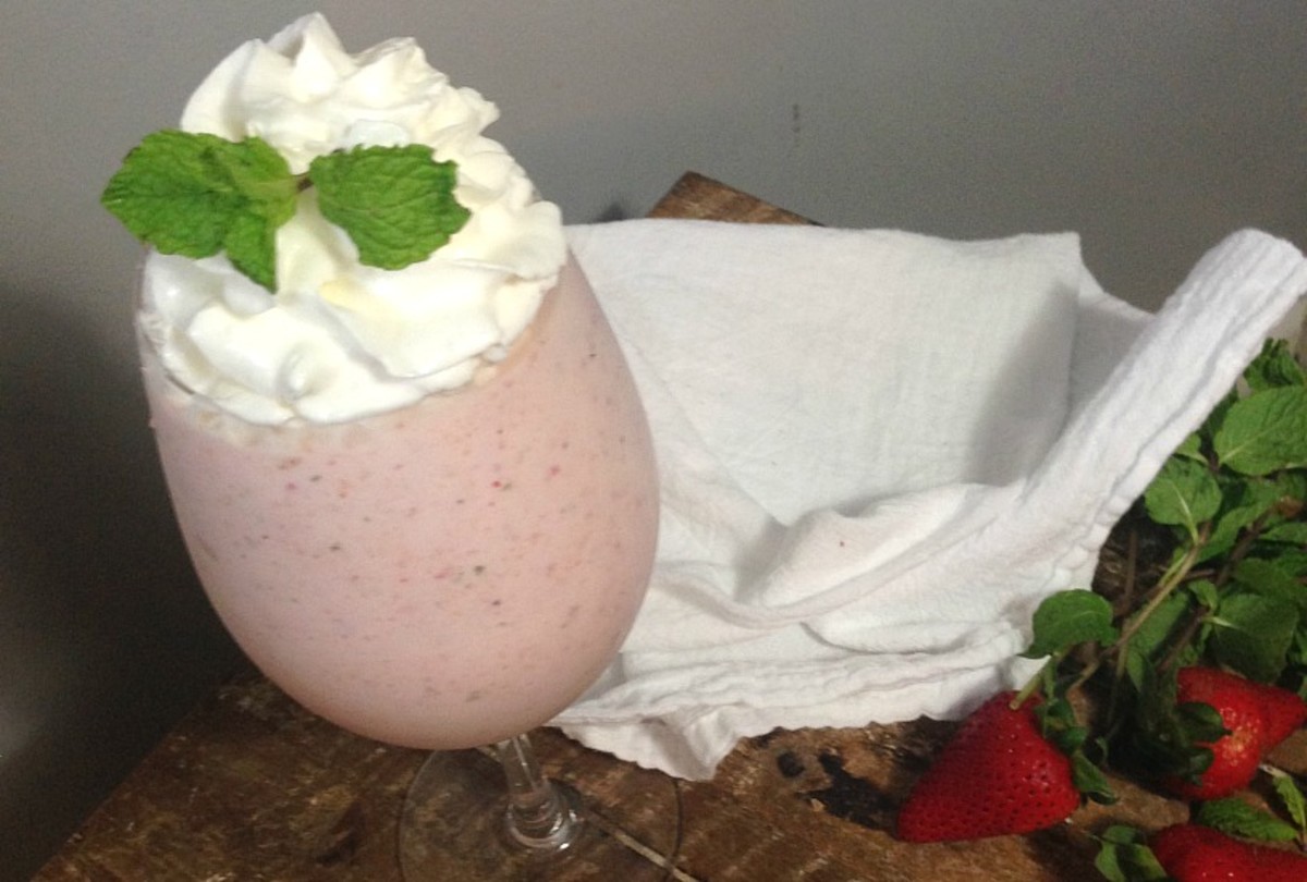 Mother's Day Smothie with Strawberries