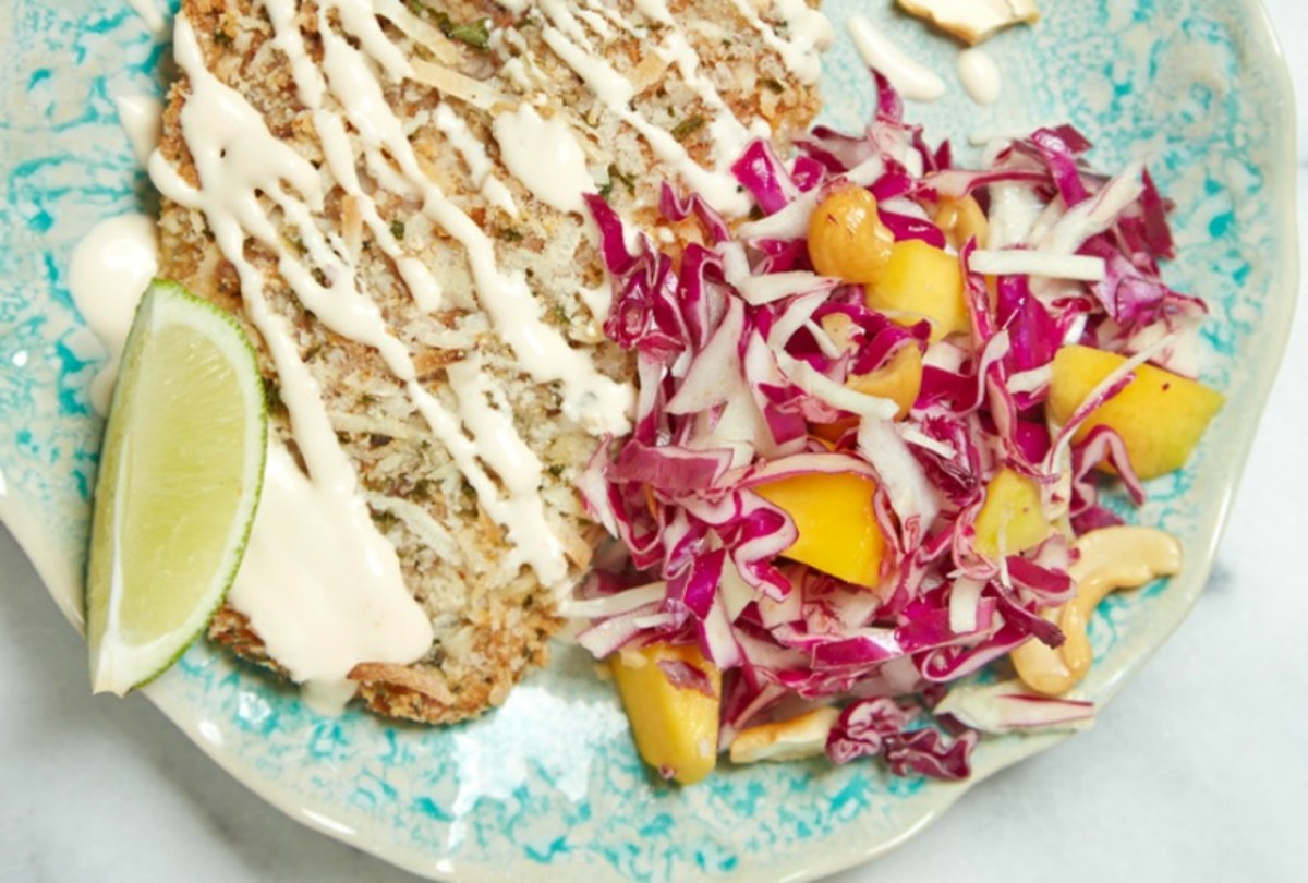 CABBAGE SLAW WITH CASHEWS AND MANGO