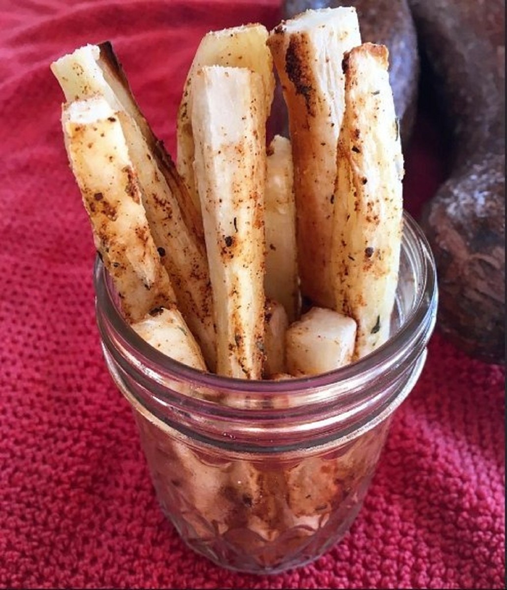 BAKED YUCCA FRIES