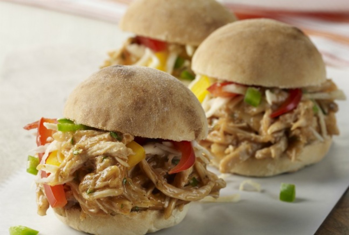 Pulled Chicken Sliders with Mango Barbecue Sauce