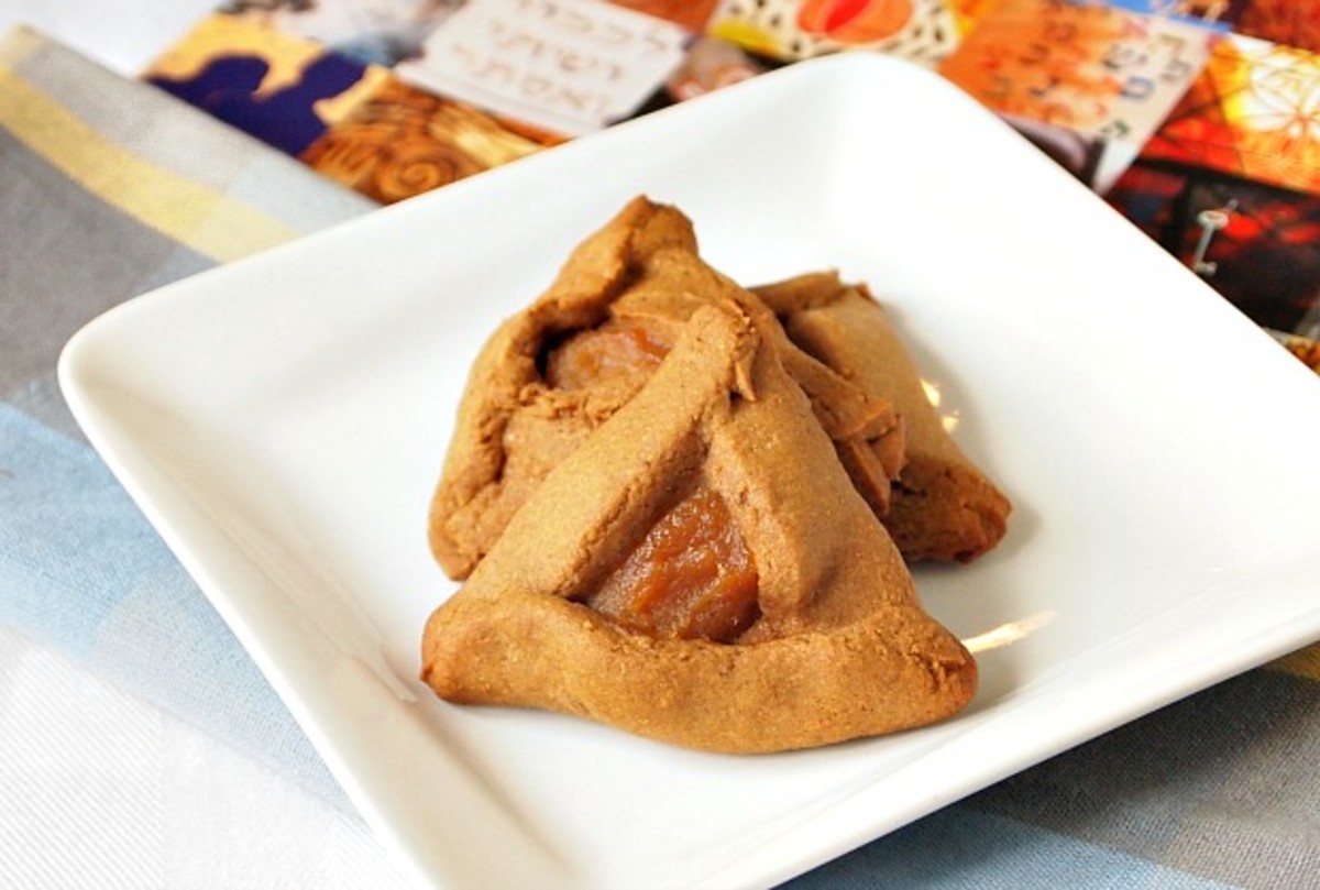 Gingerbread Hamantaschen with Spiced Apple Filling