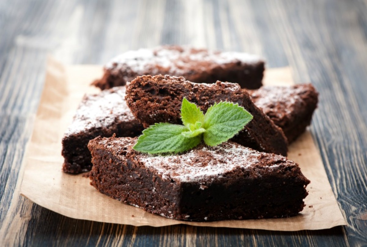 Fudgy Brownies - these fudgey and cakey brownies are perfectly chocolatey for everyone's favorite dessert