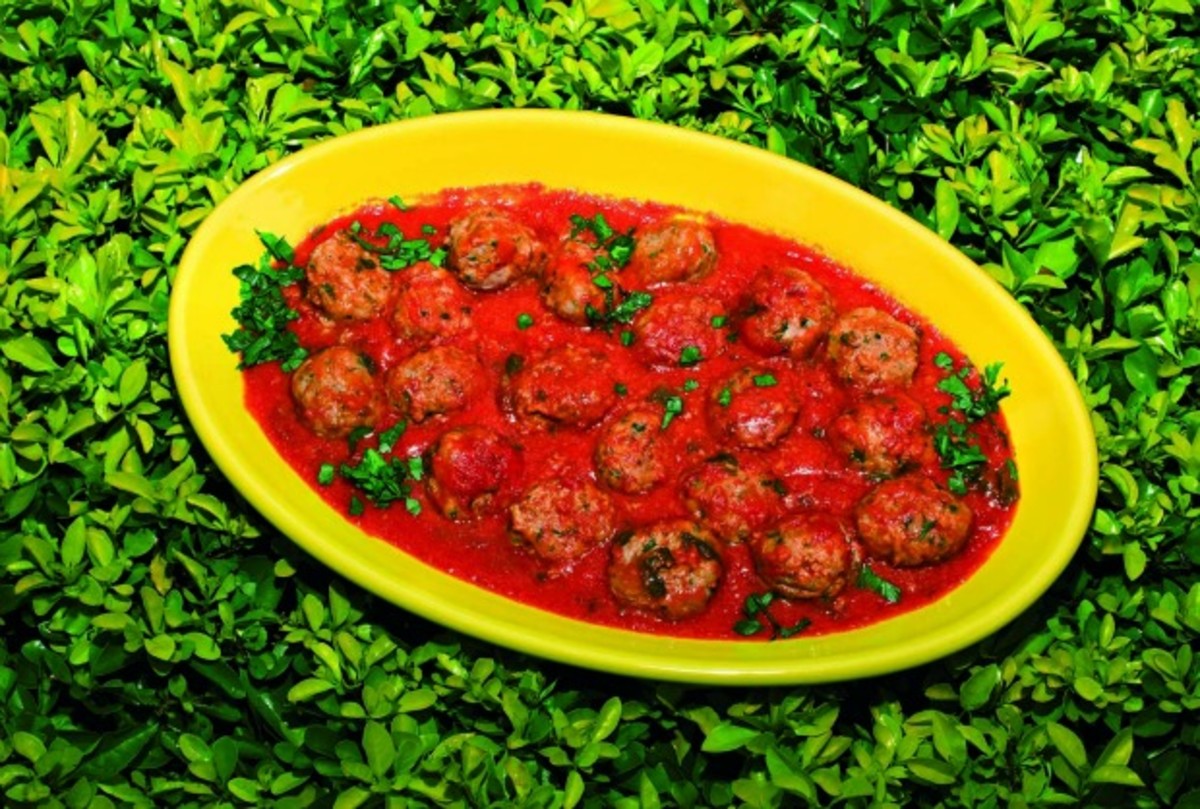 meatballs-poached-in-a-fresh-tomato-sauce