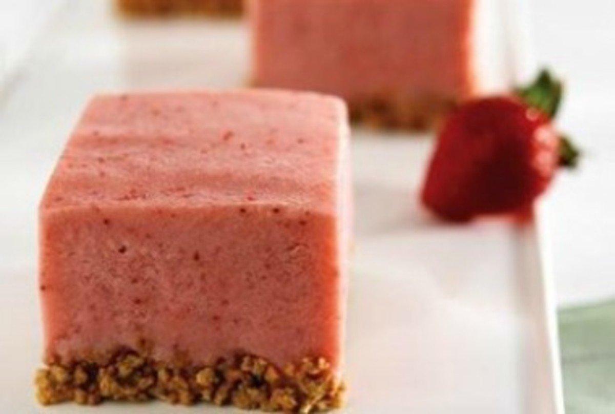 Strawberry Frozen Yogurt Squares