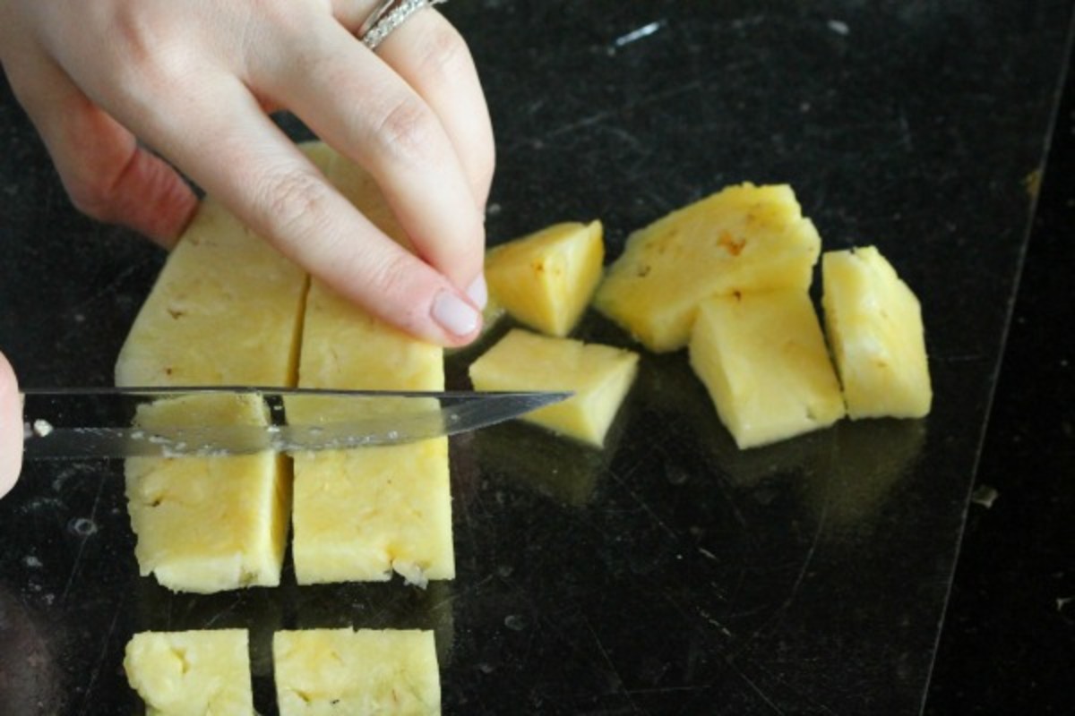 cutting pineapple 3