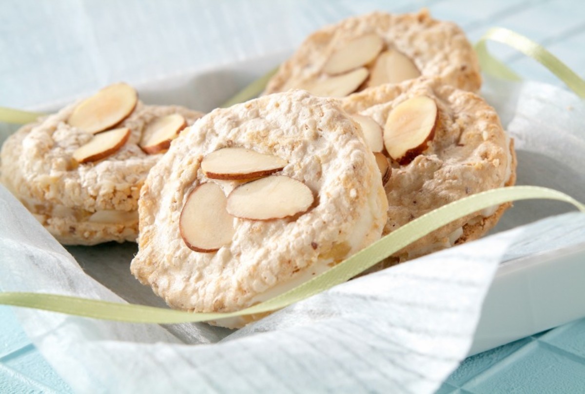 almond cookies meringue