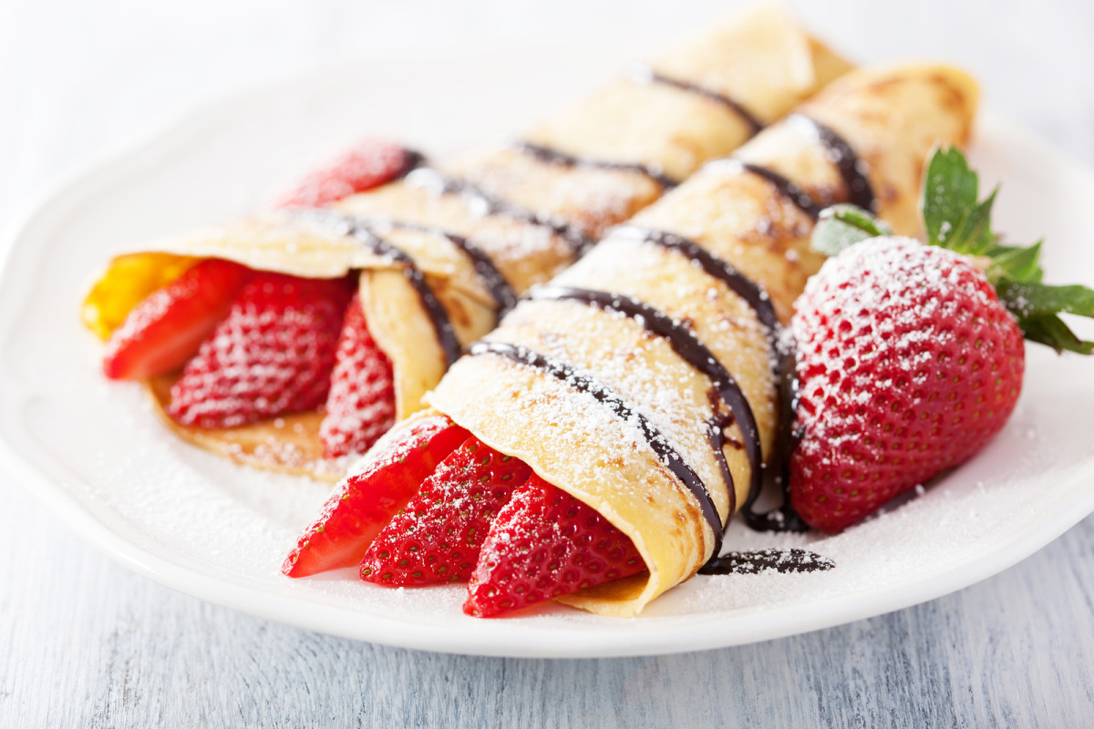 berry and chocolate crepes