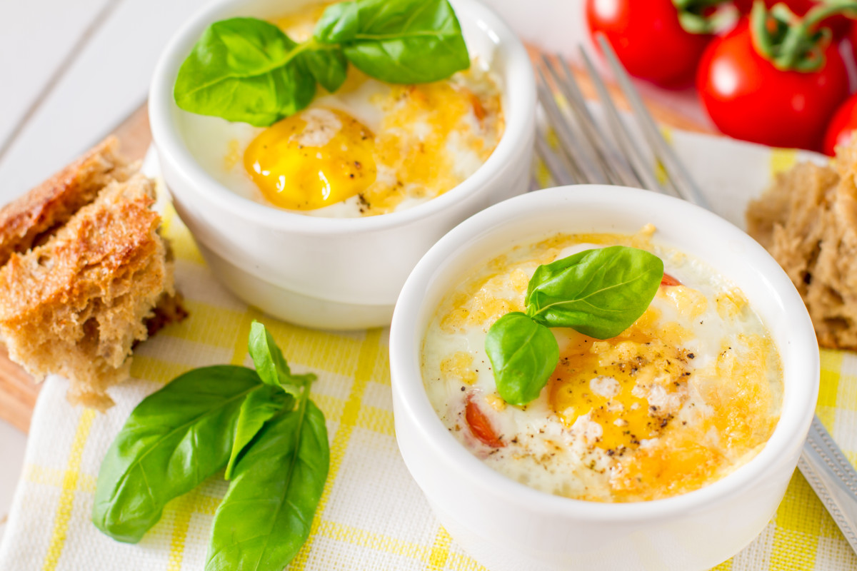 Baked Eggs With Artichoke and Parmesan