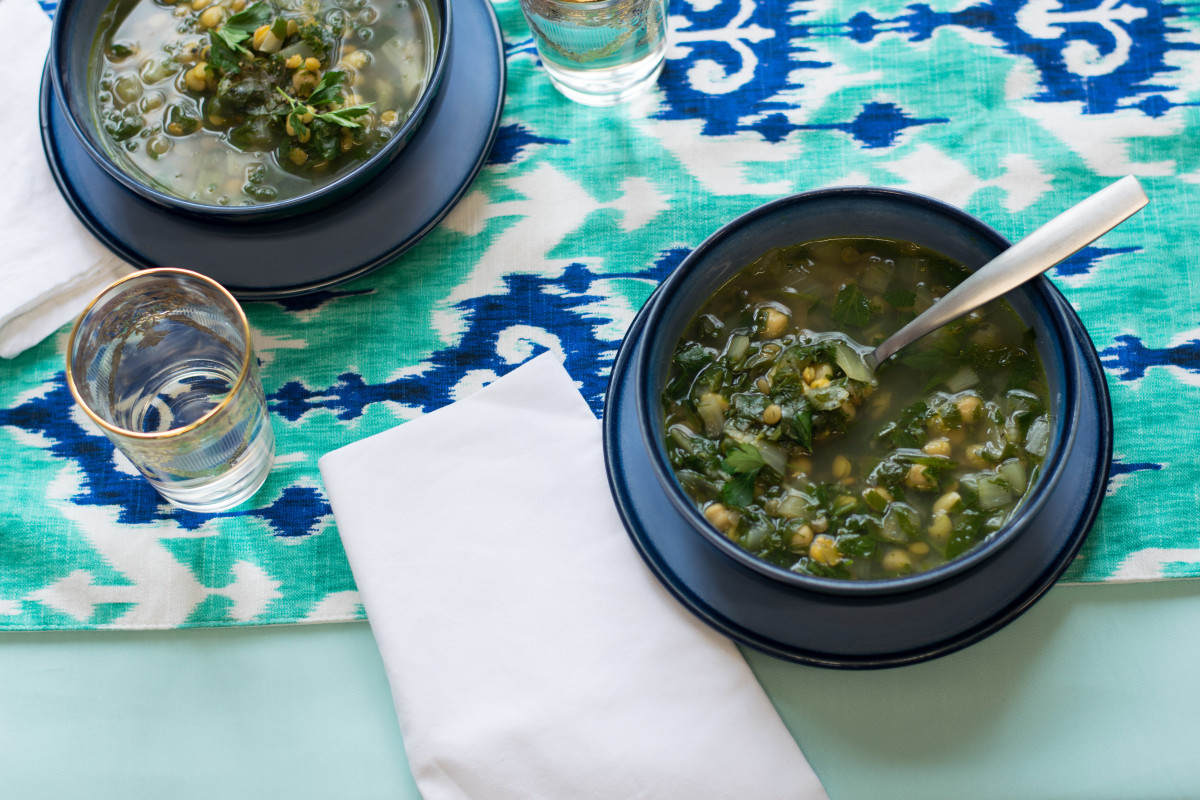 slow cooker beans and greens soup