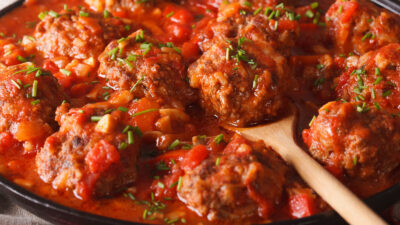 albondigas in spicey tomato sauce