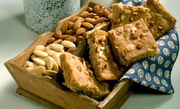 Almond banana bars