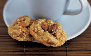 Almond honey clusters