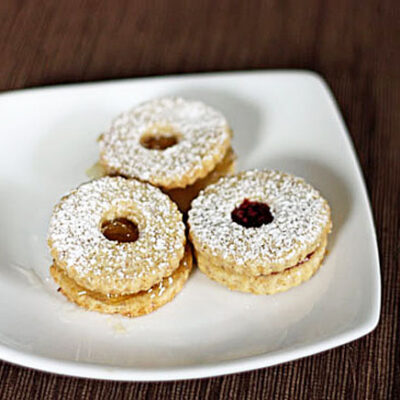 almond linzer cookies