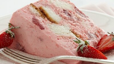 angel-food-cake-strawberry-bavarian