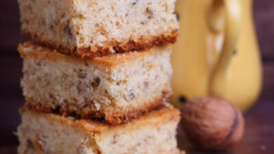 Effortless apple cake