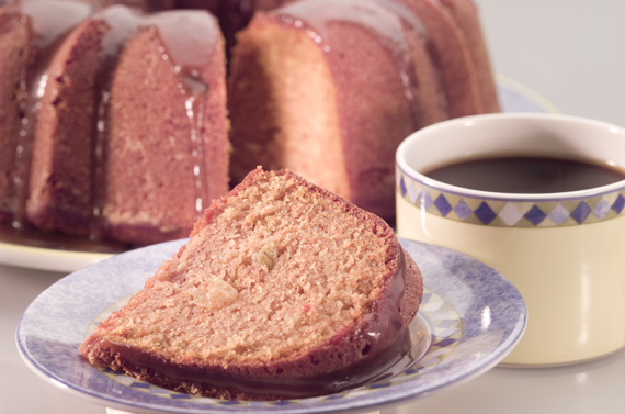 Apple Cinnamon Bundt Cake with Caramel Sauce