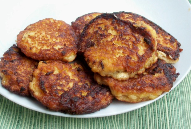 Apple Cinnamon Latkas (Latkes)