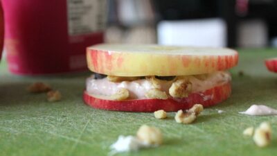Apple Sandwiches with Cream Cheese
