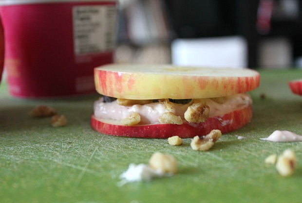 Apple Sandwiches with Cream Cheese