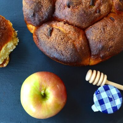 Apples and honey challah gawker