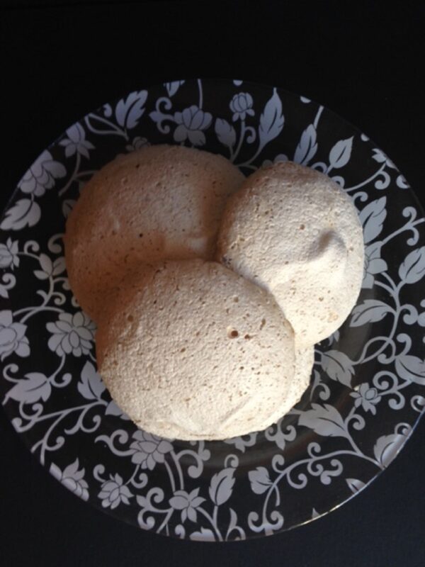 AQUAFABA MERINGUES: