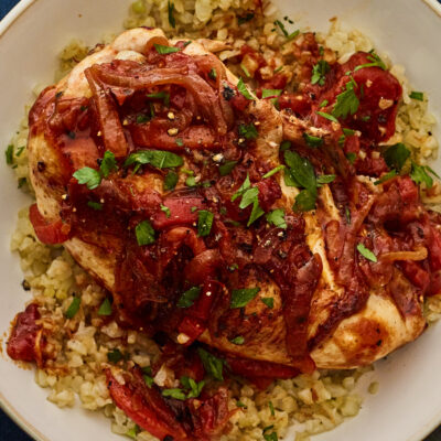 Cauliflower "arroz" con pollo
