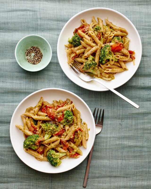 Arugula Walnut Pesto Pasta vertical