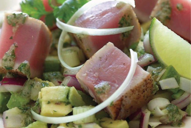 avocado-and-seared-tuna-steak-salad-68