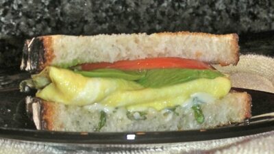 avocado tomato sandwich