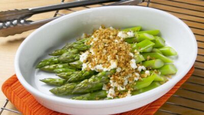 Baked Asparagus with Goat Cheese and Bread Crumbs
