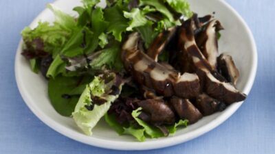 Bella Topped Salad with Balsamic Reduction