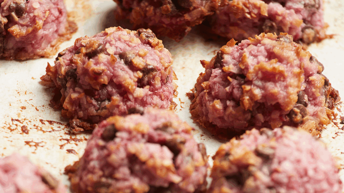 Berry Chocolate Chip Macaroons