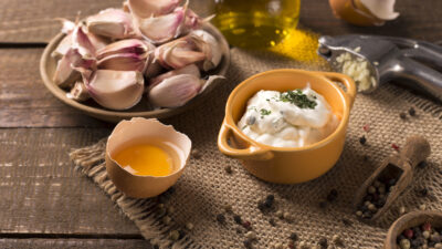 bigstock-Garlic-Dip-In-A-Cute-Bowl-117479078.jpg
