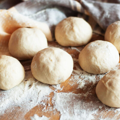 Onion and thyme challah rolls