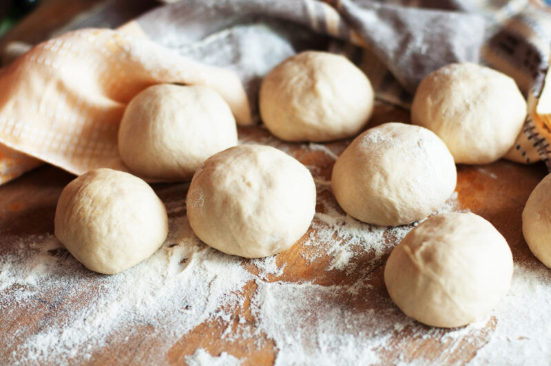 Onion and thyme challah rolls