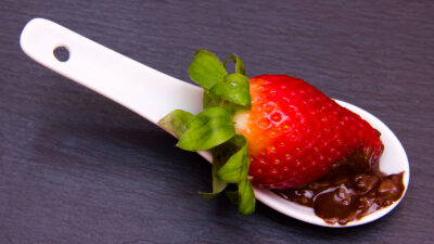 chocolate berry nut tart