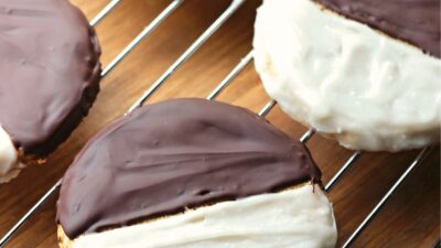 BLACK & WHITE COOKIES
