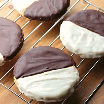 BLACK & WHITE COOKIES