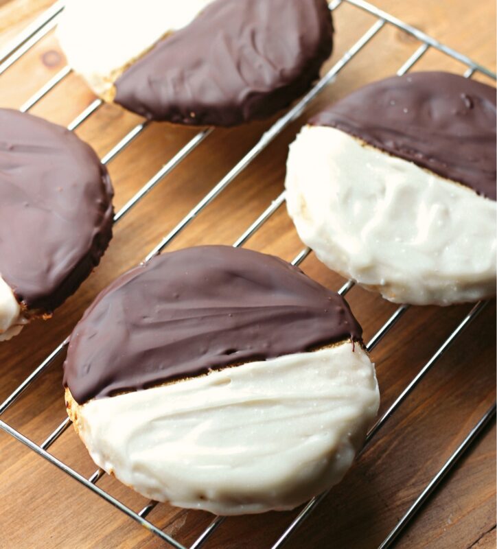 BLACK & WHITE COOKIES